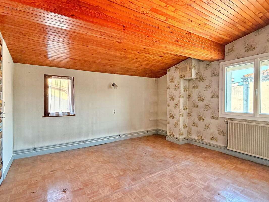 Chambre 2 - Maison à MONTELIER