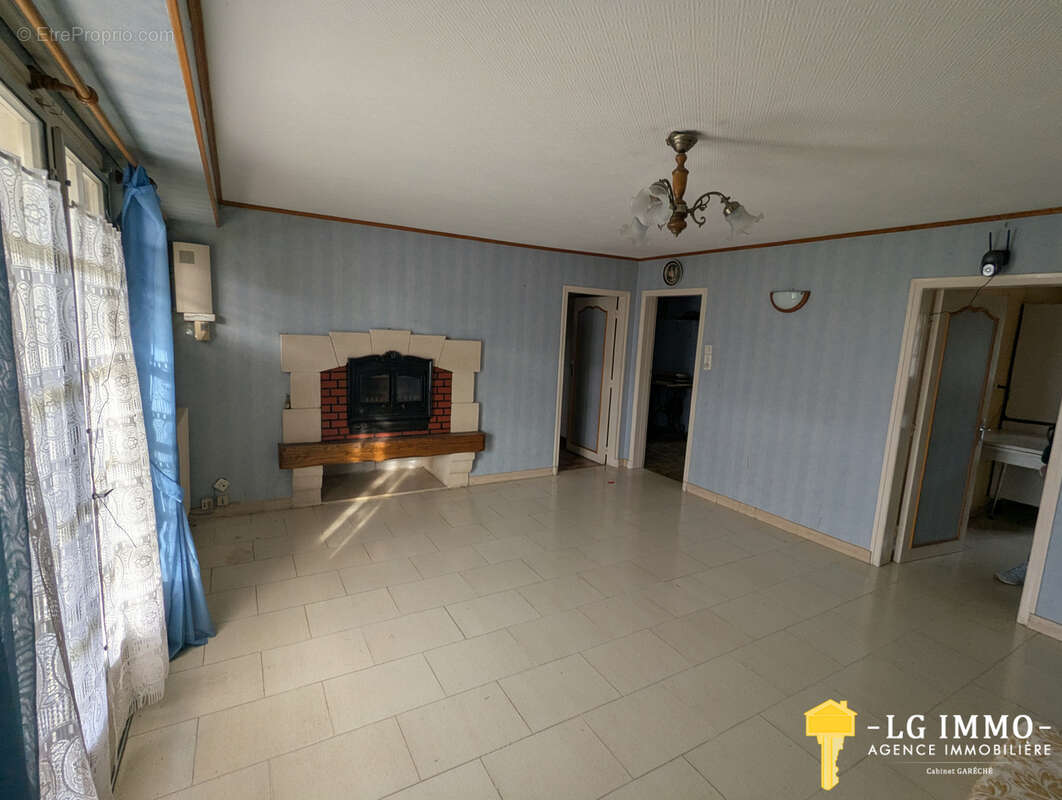 Maison à JONZAC