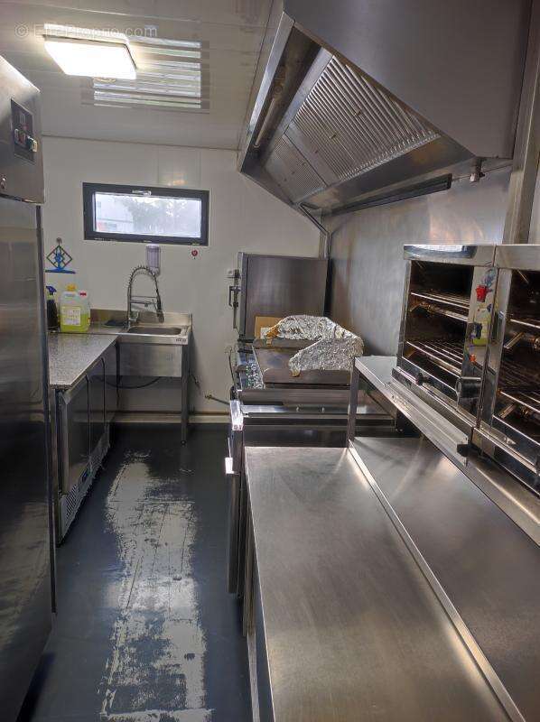 Commerce à ARTHAZ-PONT-NOTRE-DAME