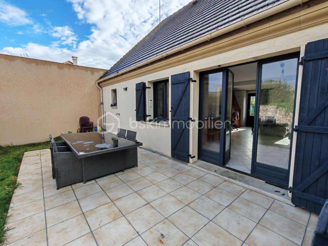 Maison de 118m² + dépendance de 39m² - photo 2