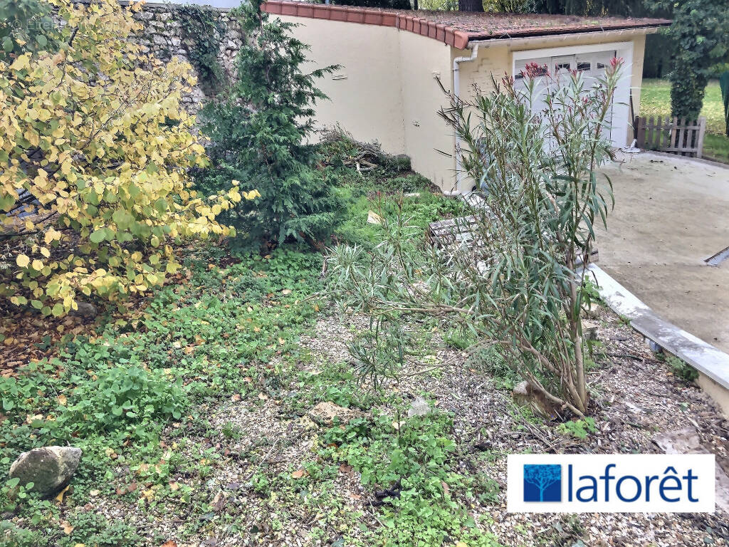 Terrain à MORSANG-SUR-ORGE