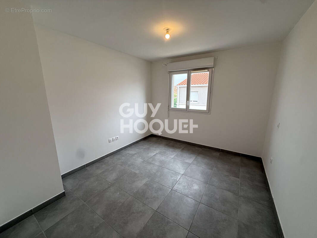 A vendre à PEZILLA LA RIVIERE (66370)  Maison F5 de 90 m² avec jardin et garage. - photo 12