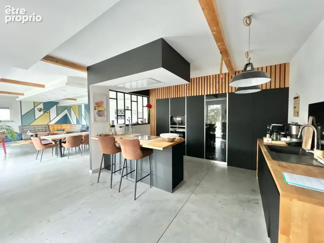 Superbe plain-pied avec piscine et beaux volumes ! - photo 11