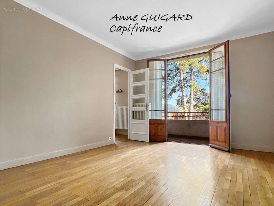 ANNECY (74) - Appartement 3 PIECES de 91m² de style Bourgeois avec cave - photo 3