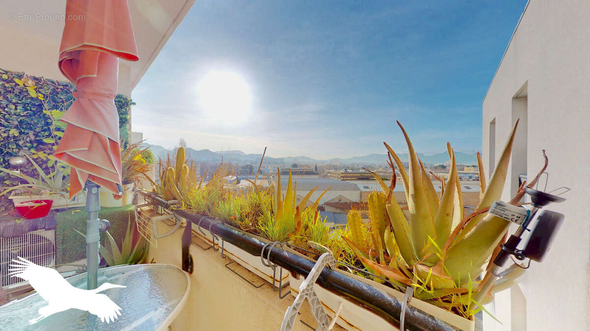 A vendre, Mathis , Marseille 10ème, 3 pièces 62 m2 avec terrasse et vue dégagée au dernier étage, double-box. - photo 2