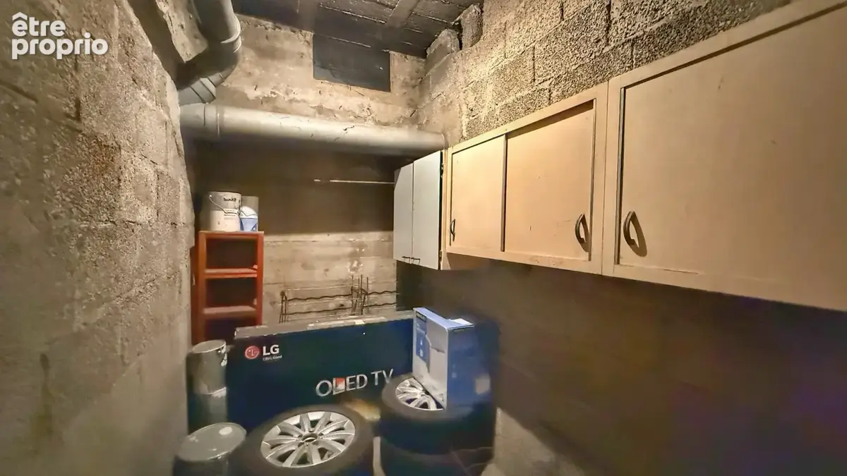 VOIRON - T6 de 144 m2 avec balcons, garage et caves - photo 13