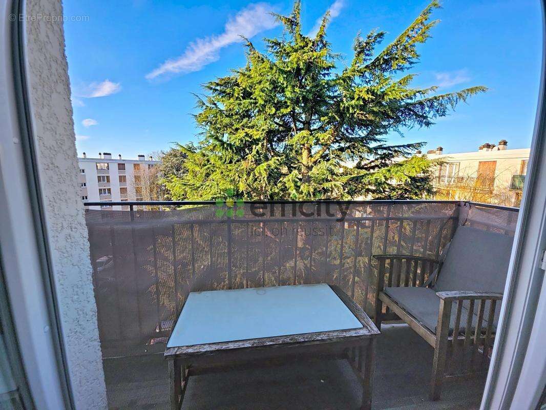 Appartement à LE PLESSIS-TREVISE