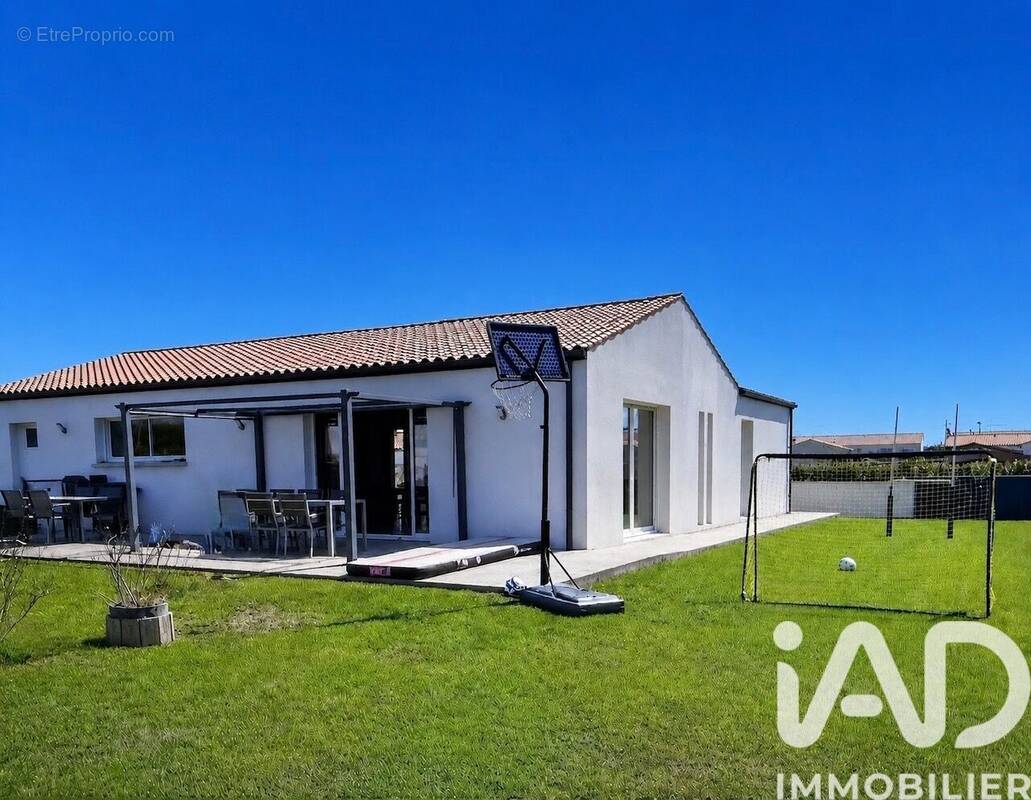 Photo 1 - Maison à CORME-ECLUSE