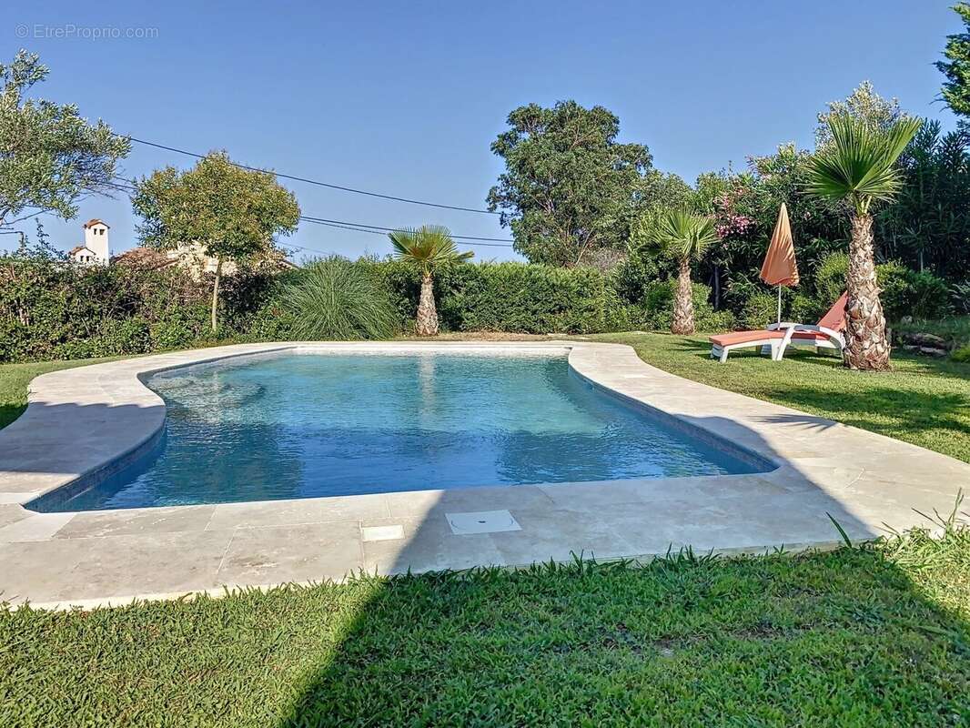 Maison à MANDELIEU-LA-NAPOULE