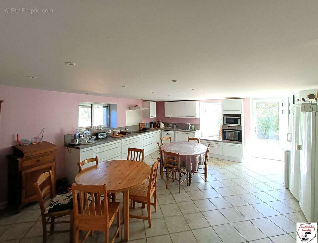 Maison 285 m² à Mauves  - photo 6
