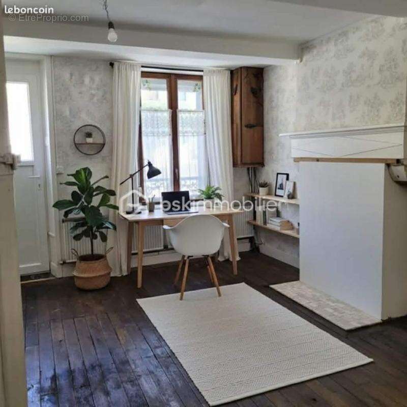 Maison à MONTHERME