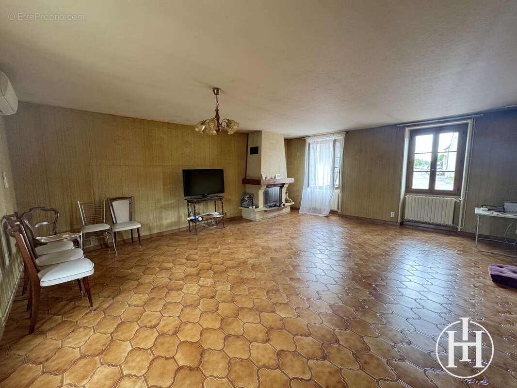 Maison à LA CELLE