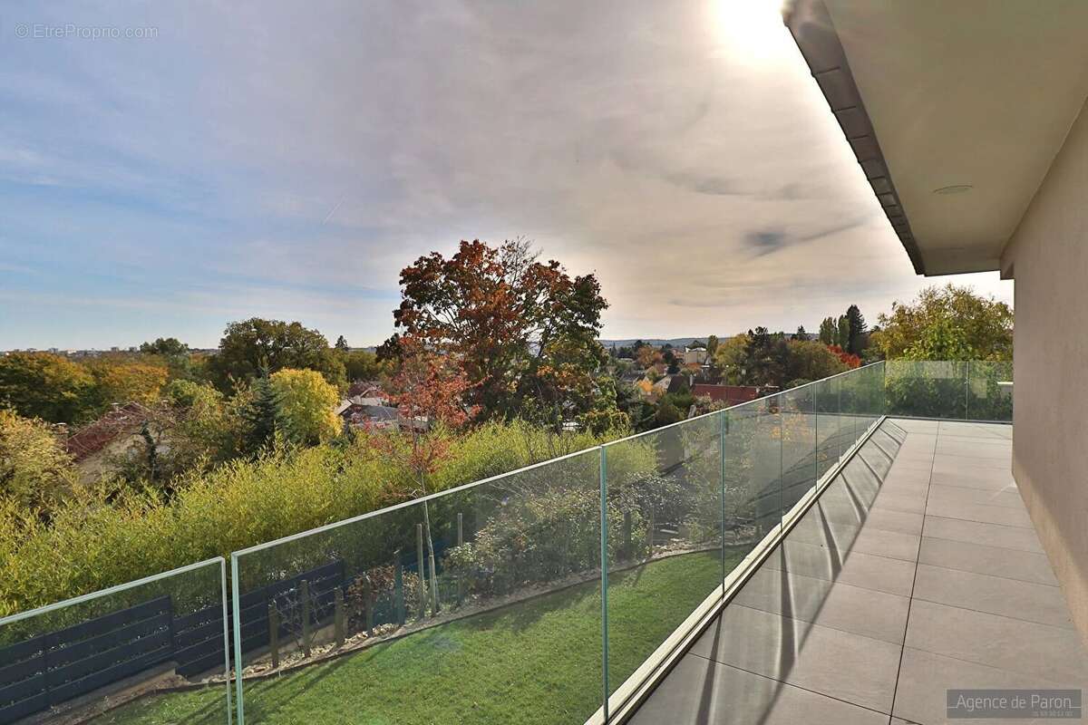 Maison à VERRIERES-LE-BUISSON