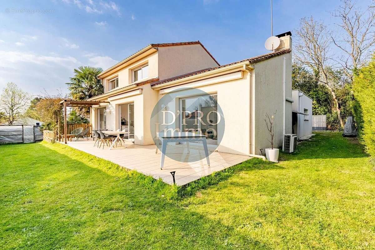 Maison rénovée avec piscine - 142 m² - Suite parentale - Vertou Portereau - photo 13