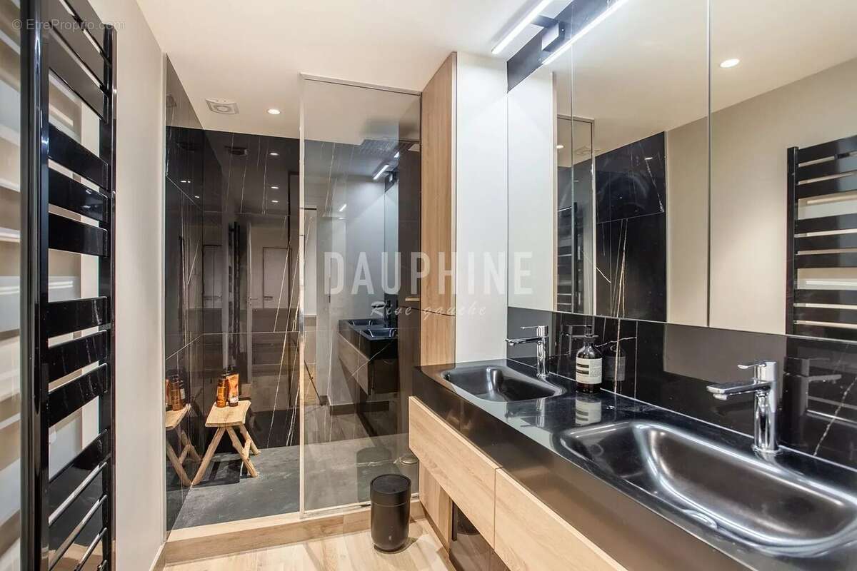 Appartement à PARIS-7E