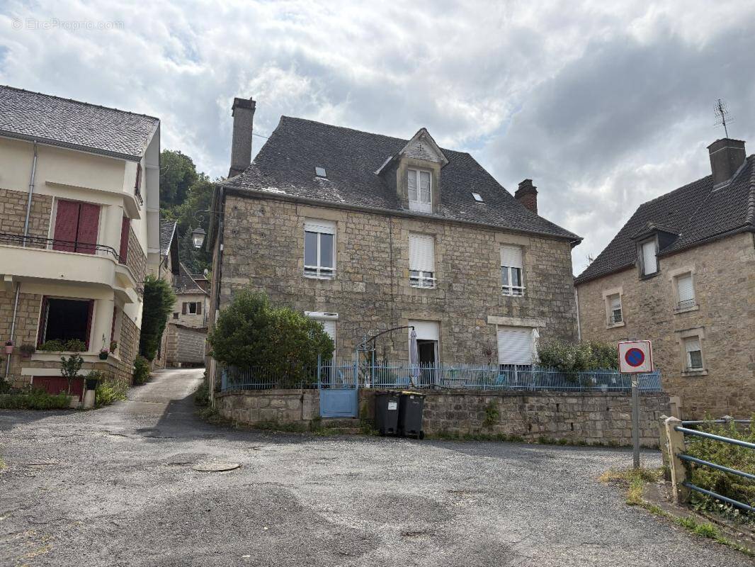 Maison à AYEN