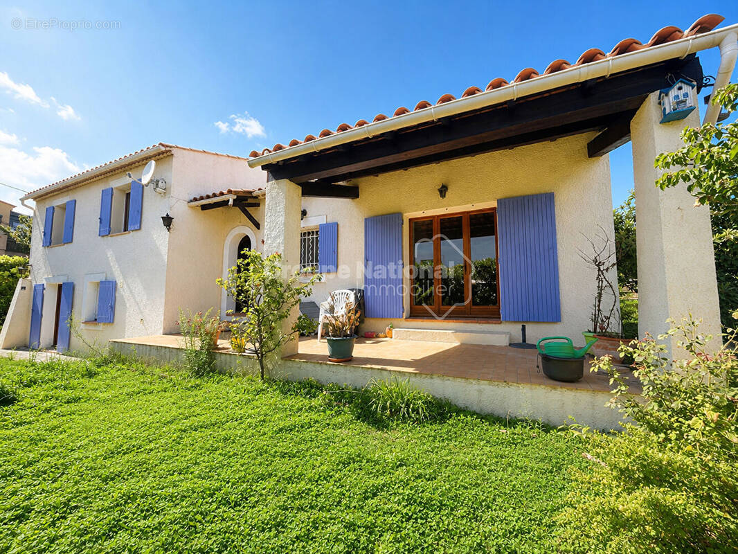 Maison à SAINT-CHAMAS