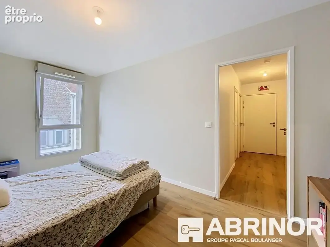 Lille Wazemmes - Superbe appartement T4 de 91 m² avec terrasse et parking - photo 9