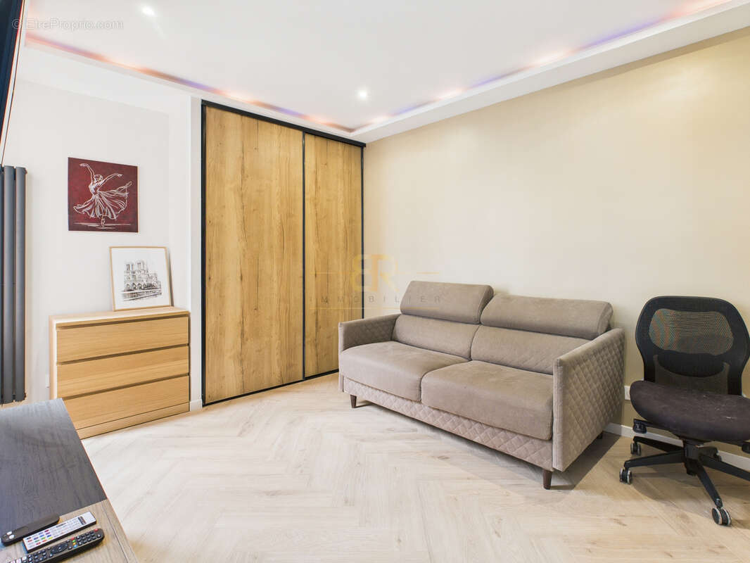 Appartement à PARIS-20E