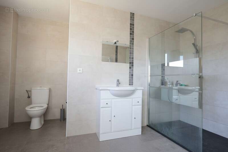 Maison à MANGIENNES