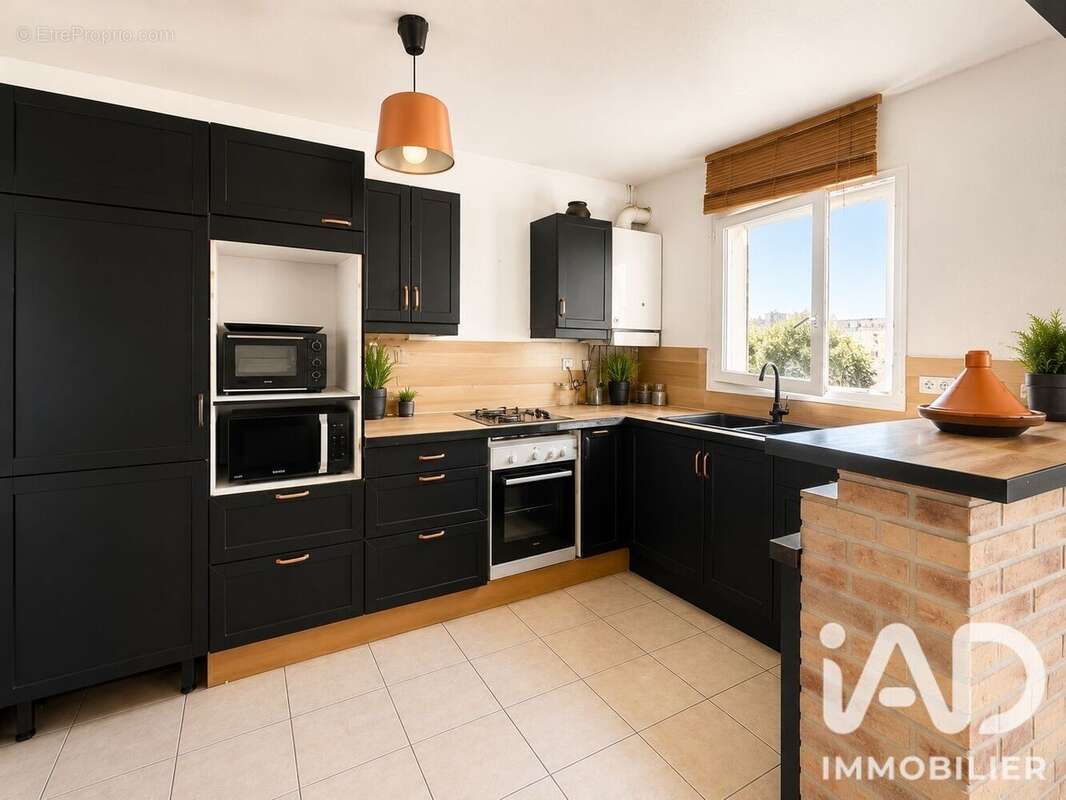 Photo 2 - Appartement à VENISSIEUX