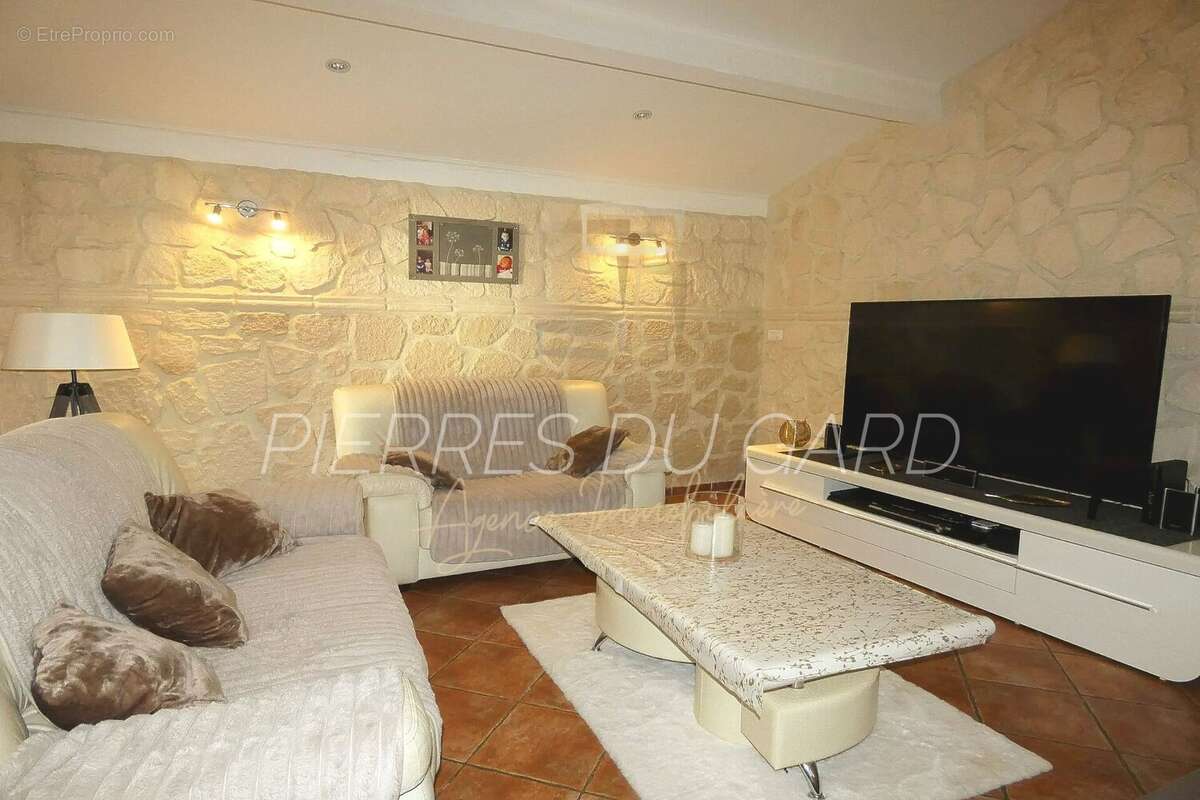 Maison à SAINT-QUENTIN-LA-POTERIE