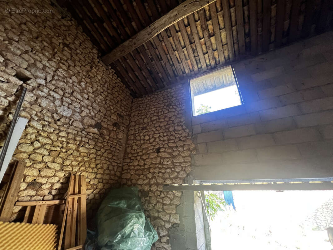 Parking à MIRAMBEAU