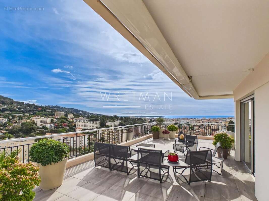 Appartement à LE CANNET