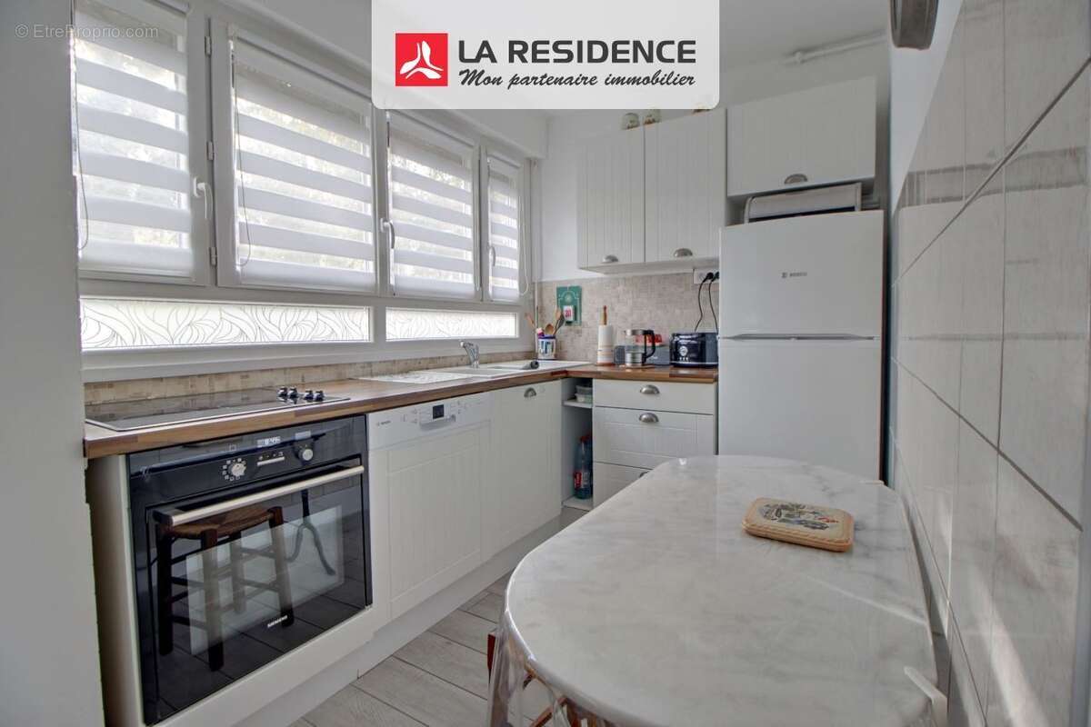 Appartement à LES CLAYES-SOUS-BOIS