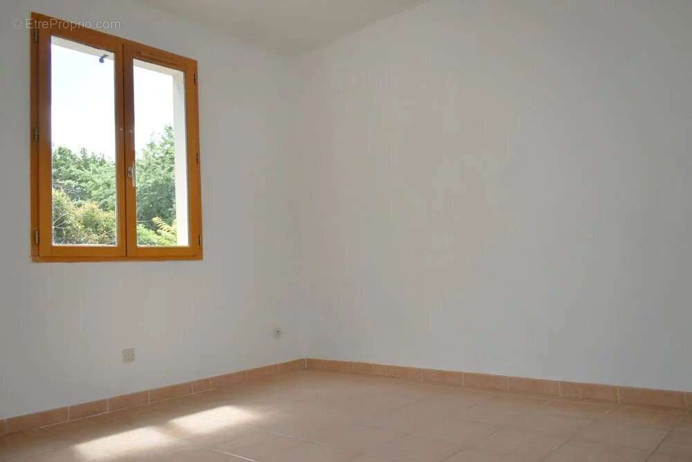 Maison à MONTAUROUX