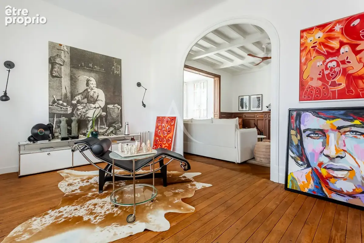 GRADIGNAN - Belle propriété de 231 m² aux belles prestations anciennes conservées - photo 9
