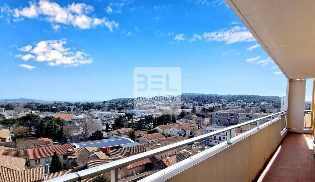 Appartement à BAGNOLS-SUR-CEZE