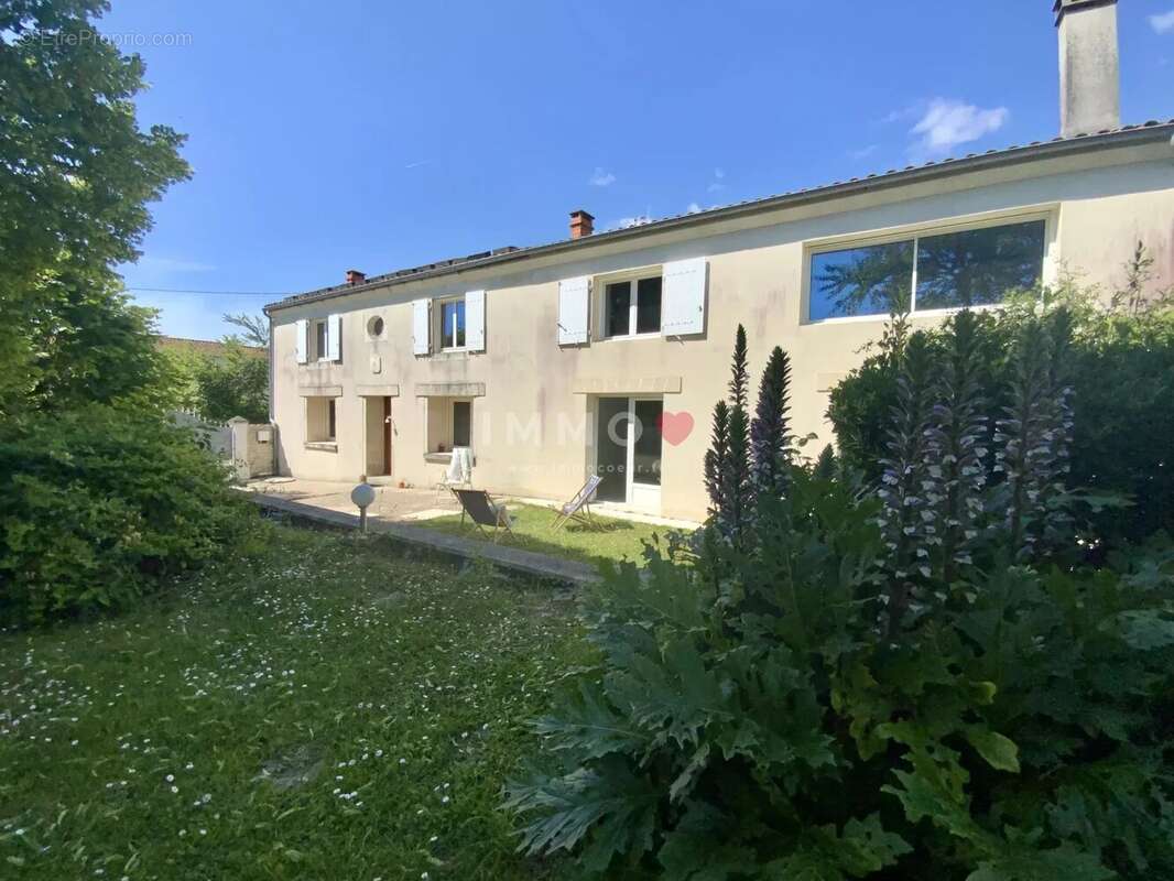 Maison à SAINT-FORT-SUR-GIRONDE