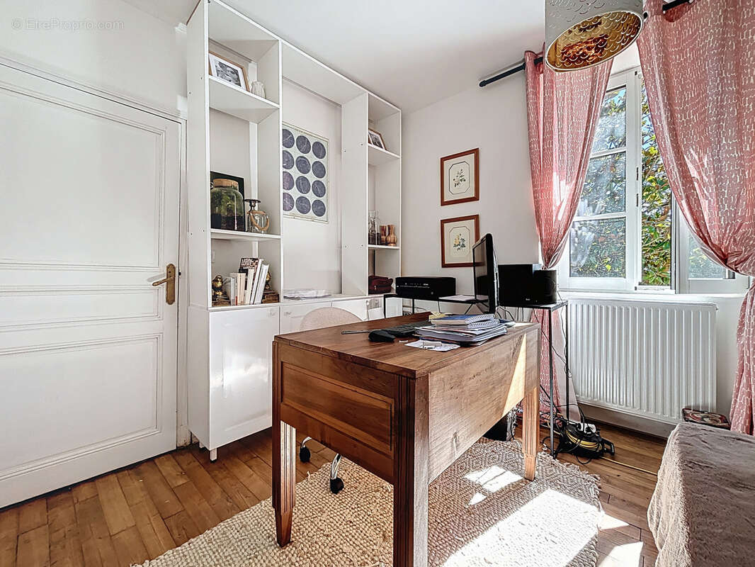 Maison à SAINT-PANTALEON-DE-LARCHE