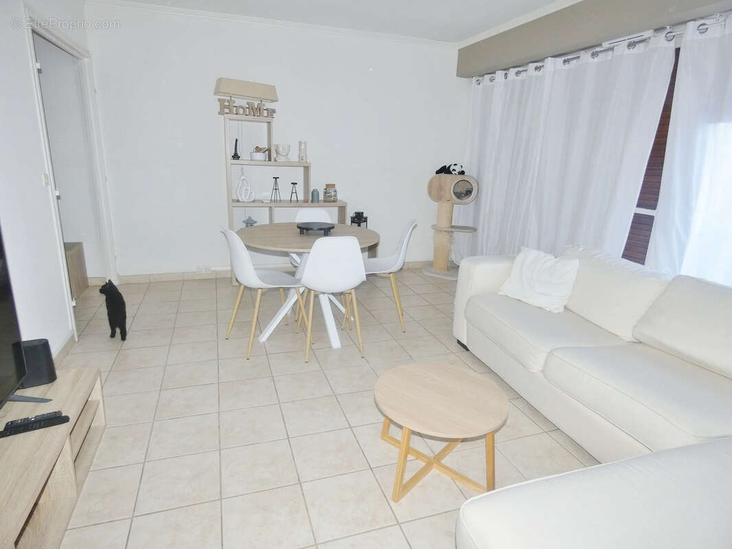 PONTOISE - APPARTEMENT 4 pces - 81 m2 - Cave - Place parking - - photo 3