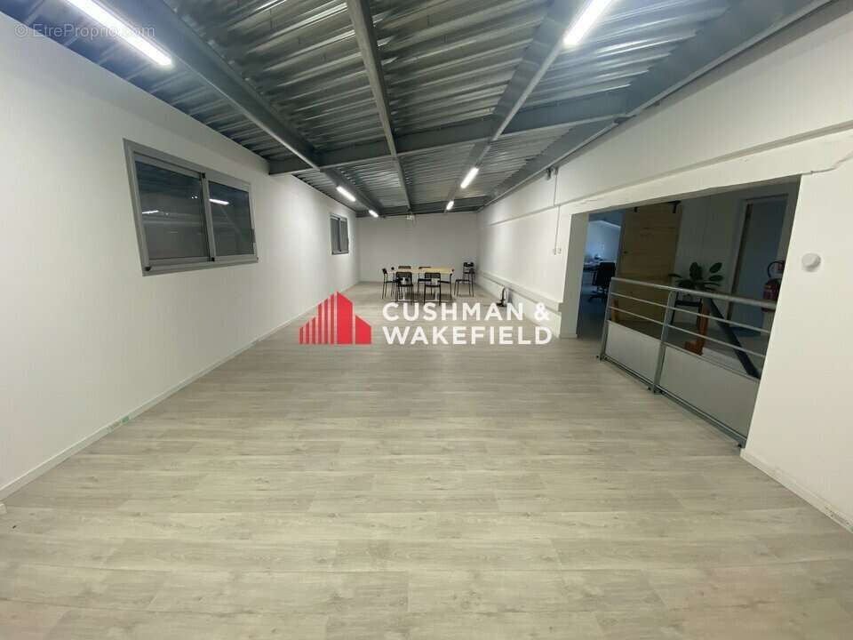 742 m² à Portet-Sur-Garonne  - photo 4