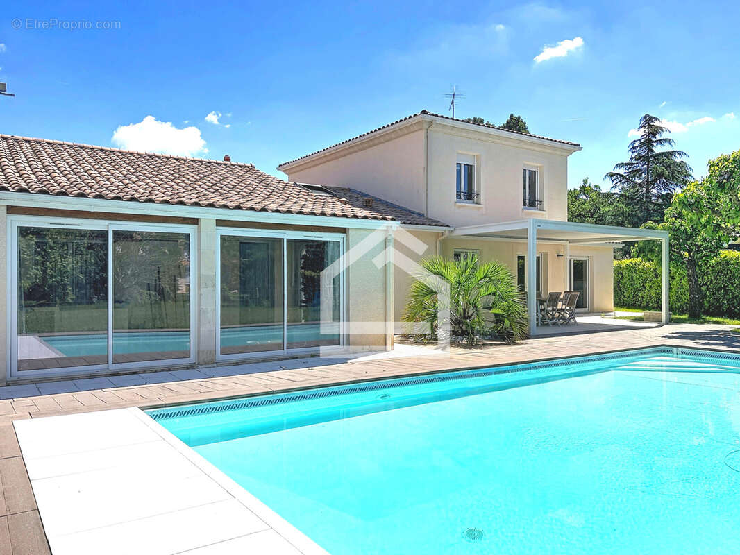 Maison à SAINT-MEDARD-EN-JALLES