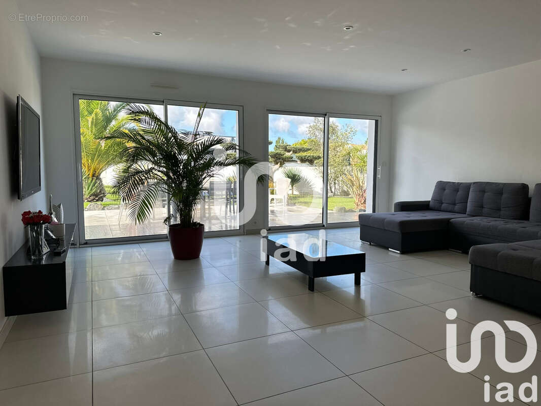 Photo 6 - Maison à MEDIS