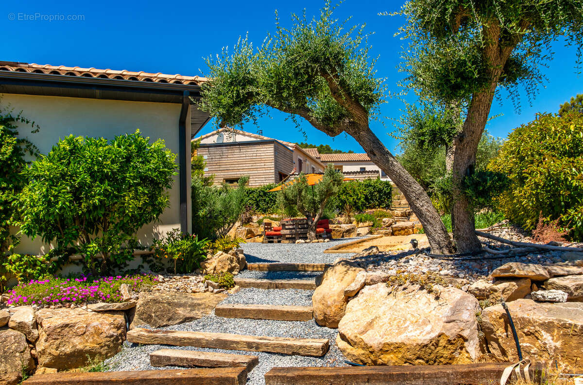 Villa contemporaine de plain-pied   132 m2   Vue dégagée - photo 24