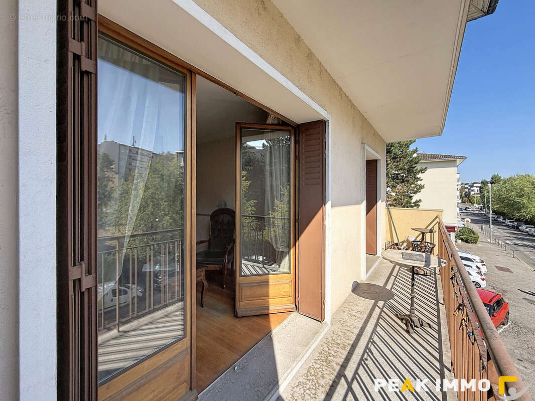 T3 - 76m2 - Secteur des Pommaries - 2 balcons - cave - - photo 5