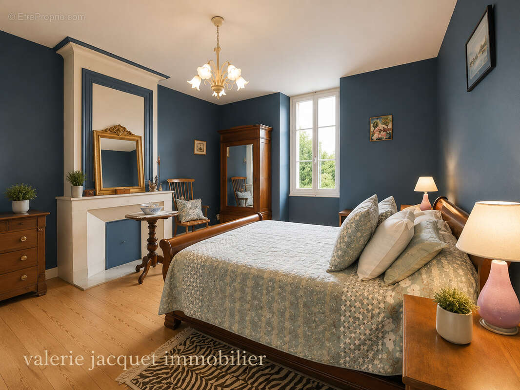 Maison bourgeoise de caractère avec jardin et cave voûtée   Centre de Coutras - photo 12