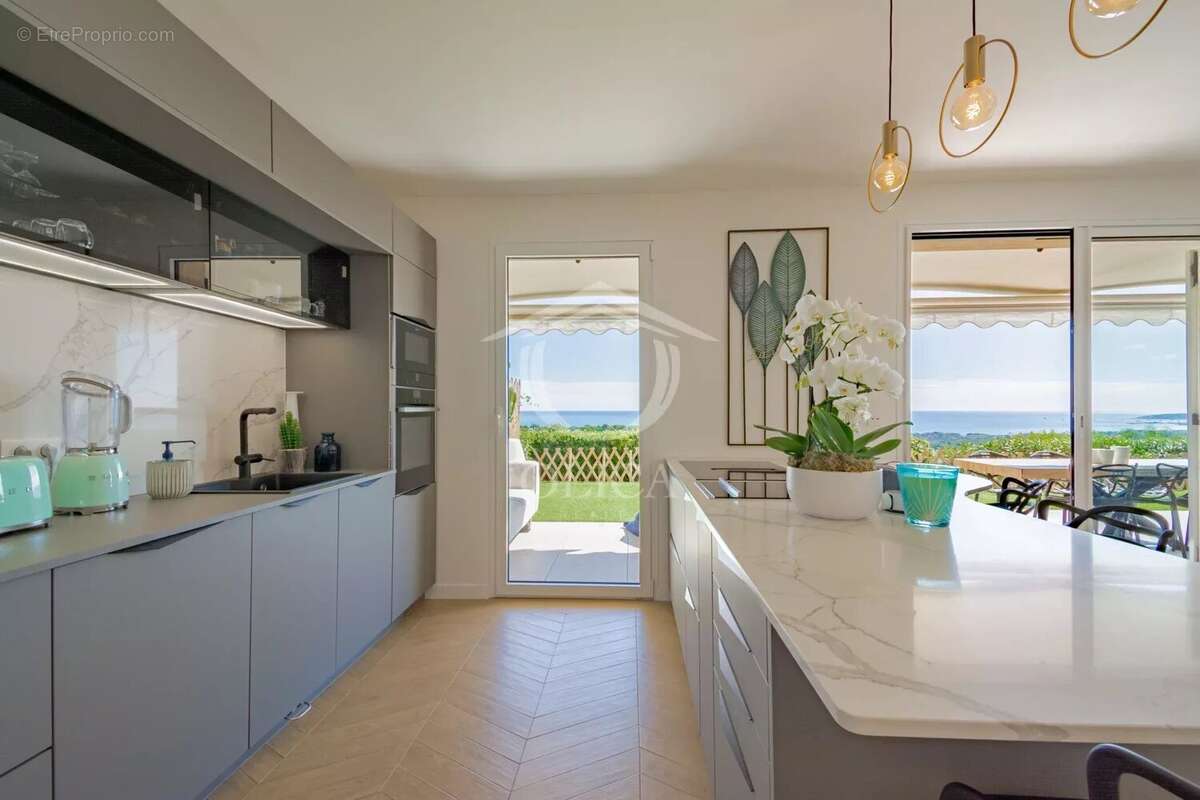 Appartement à VILLENEUVE-LOUBET