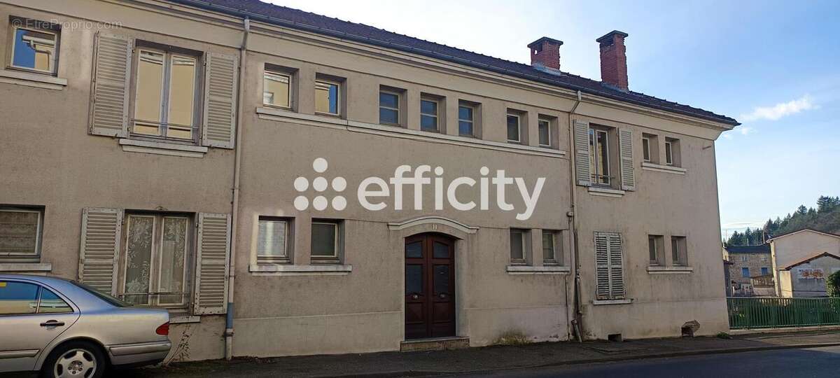 Appartement à LA MONNERIE-LE-MONTEL