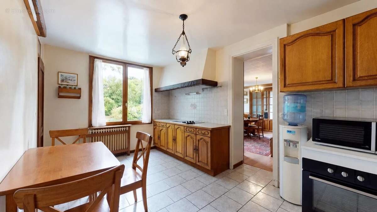 Maison à COUBRON