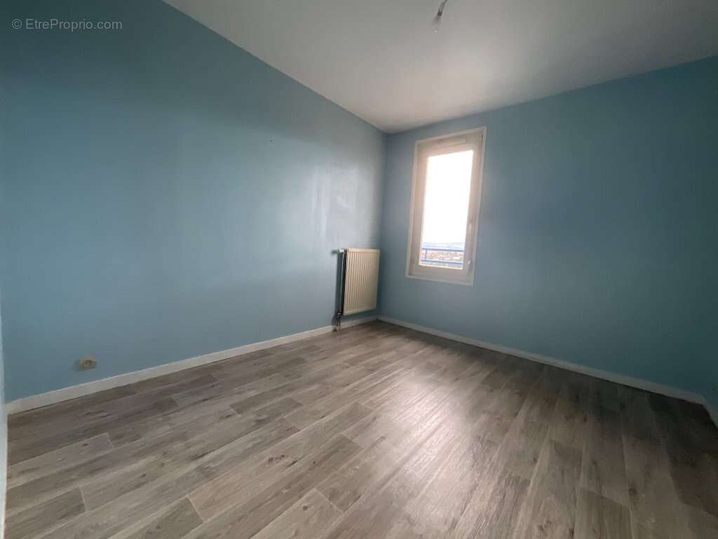 Saint-Just - Appartement T2 dernier étage - photo 8