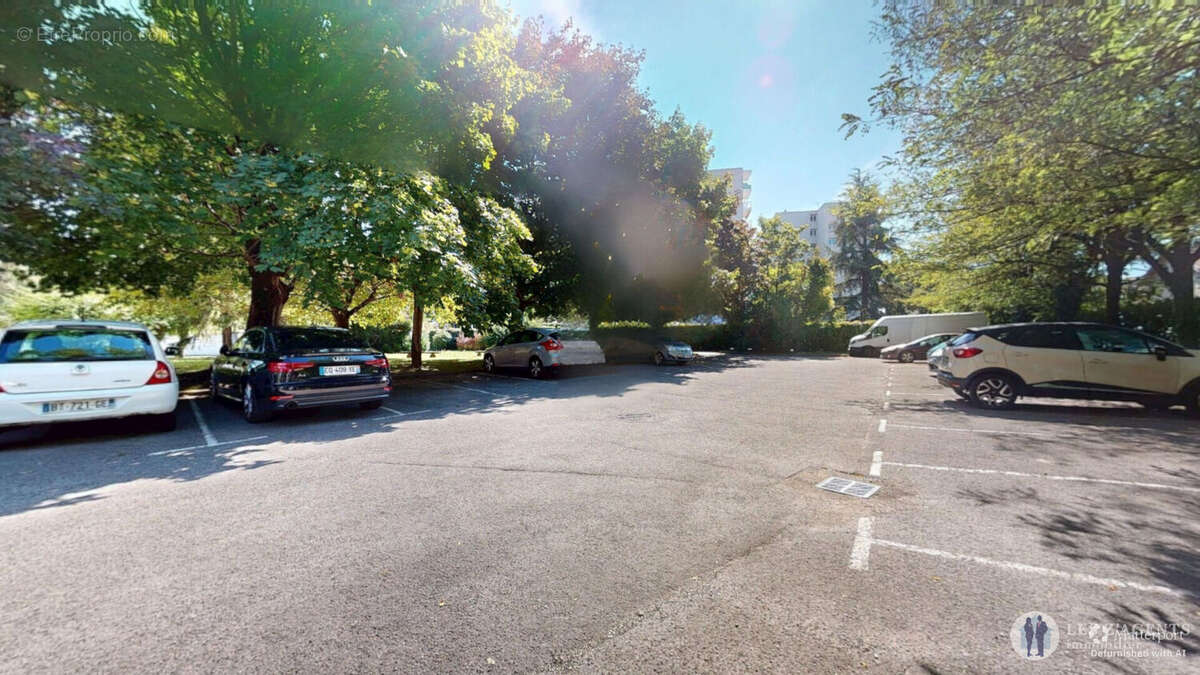 Appartement à SAINT-MARTIN-D&#039;HERES