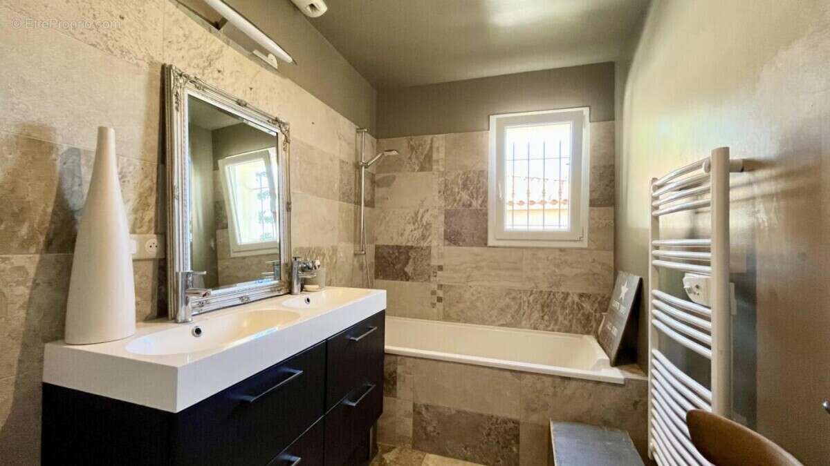 Maison à ROCHEFORT-DU-GARD