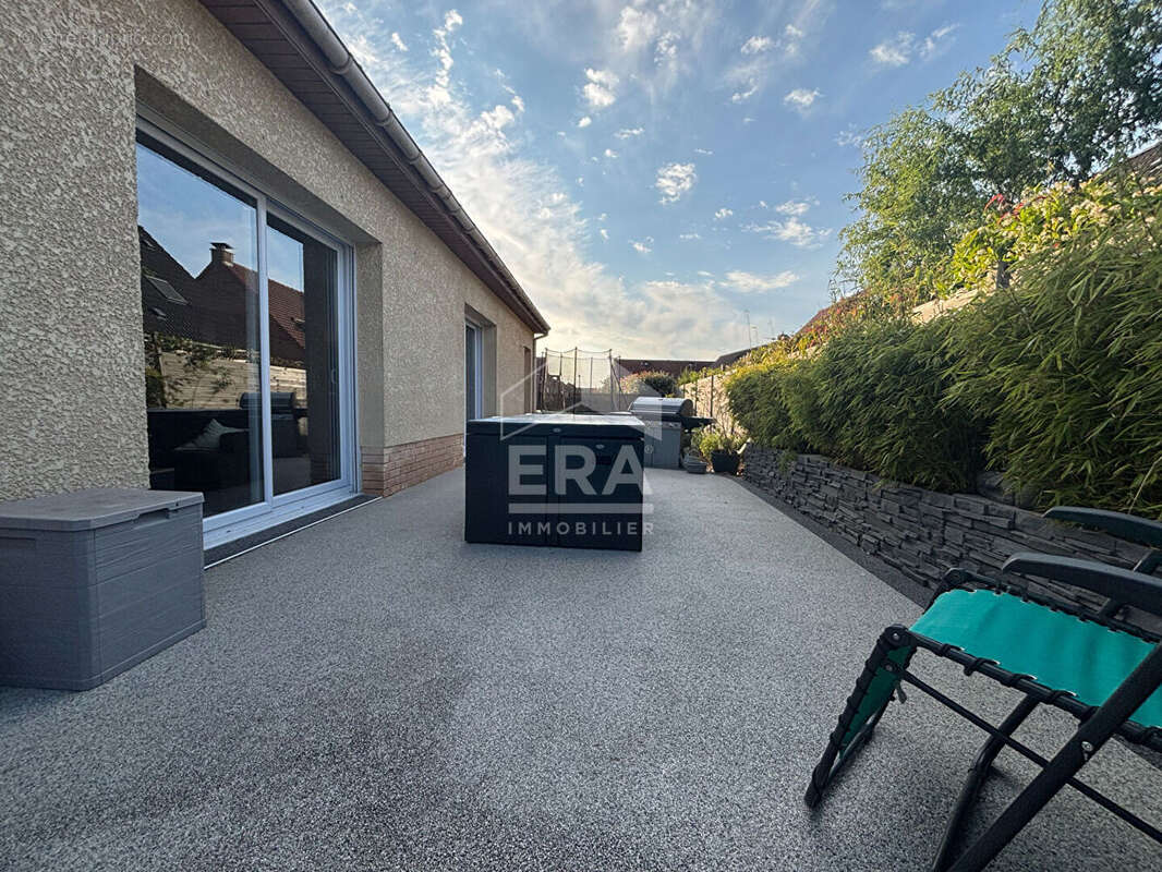 Maison à COURRIERES