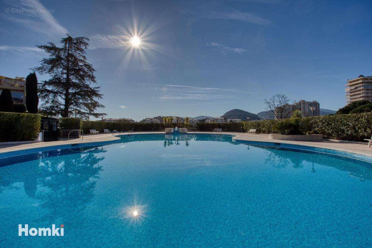 Appartement à MANDELIEU-LA-NAPOULE