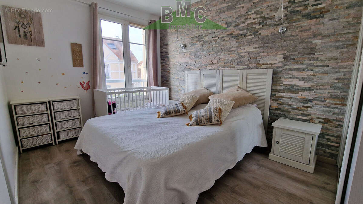 Appartement à LE PLESSIS-BOUCHARD